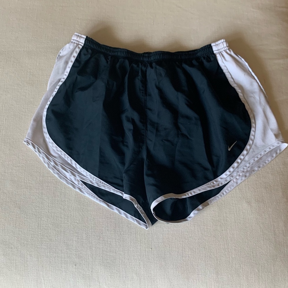 Black Nike Women’s Running Shorts - L